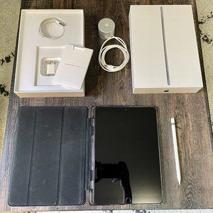 Complete Bundle Apple iPad Air (3rd Generation) 64GB, Wi-Fi, 10.5in - Space Gray